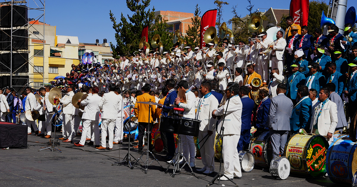 Bandas paceñas en El Alto (Foto: Mediabol)