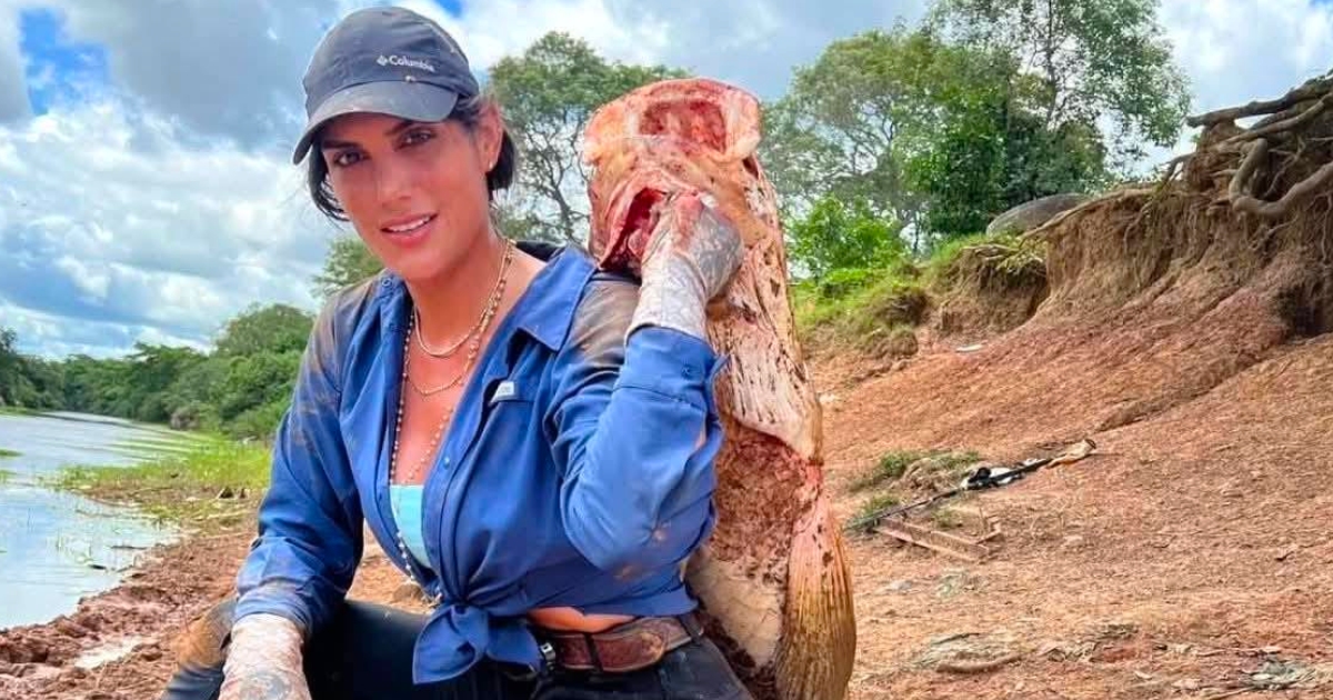 Scarleht Anderson junto a un paiche (Foto: S.A.)