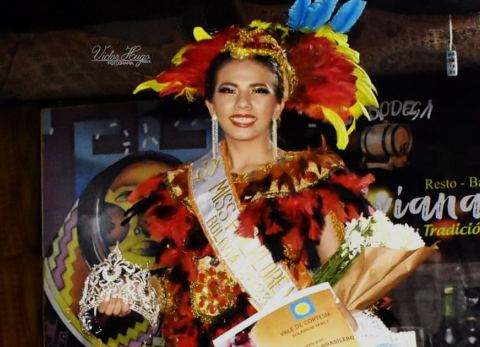 Esther Ulloa, Miss Folklore World Bolivia (Divas Internacional)