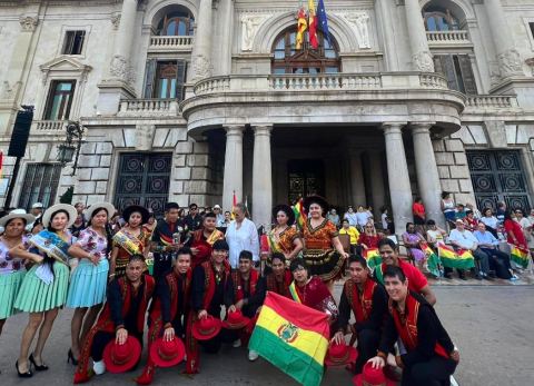 Salay Bolivia en Valencia, España (Foto: Consulado de Bolivia)