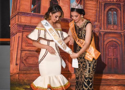 Coronación de Steffany Quiroga (Foto: Miss Chiquitania) 