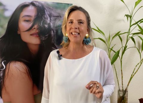 Valentina Forno presenta derivados del cacao (Foto: Captura) 