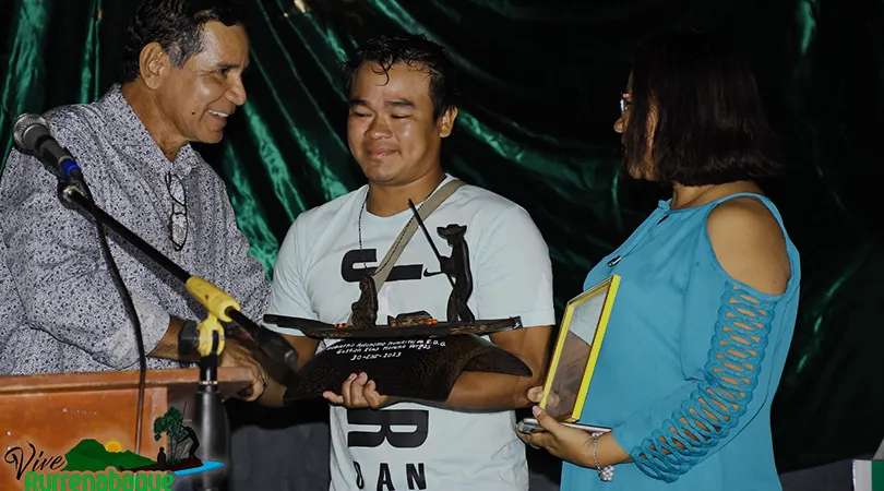 Yoshiro Otha recibe reconocimiento por el monumento El Balsero (Foto: GAMR)