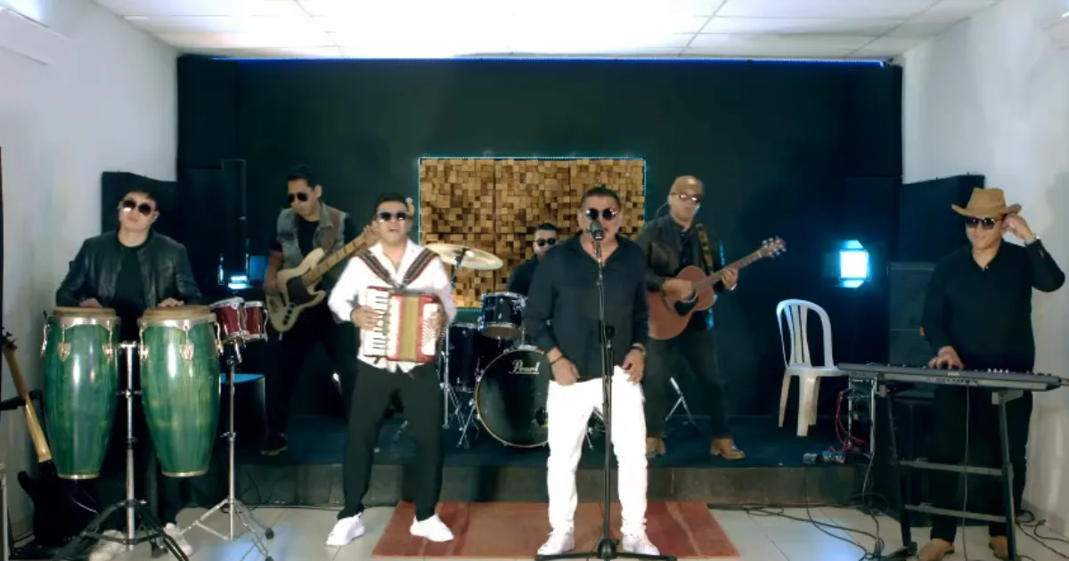 El Kalaka y su banda (Foto: Captura) 