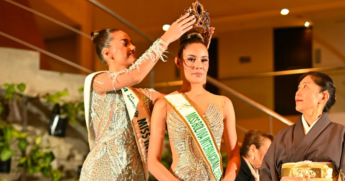 Coronación de Paola Guzmán (Foto: David Condori) 