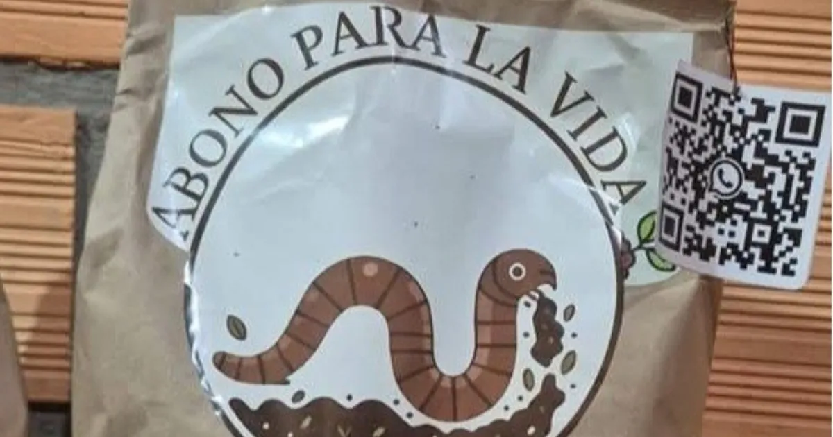 Muestra del abono orgánico (Foto: Fernando Vaca) 