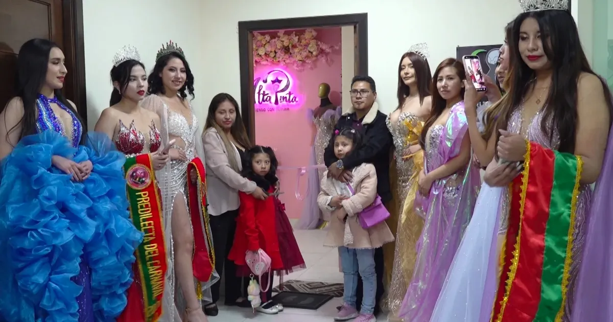 Corte de cinta del boutique Alta Pinta (Foto: Mediabol) 